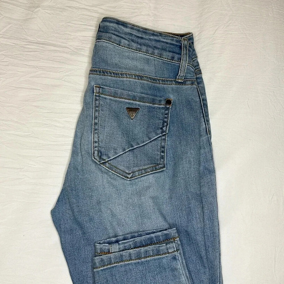 Distressed Guess skinny jeans - Picture 3 of 5